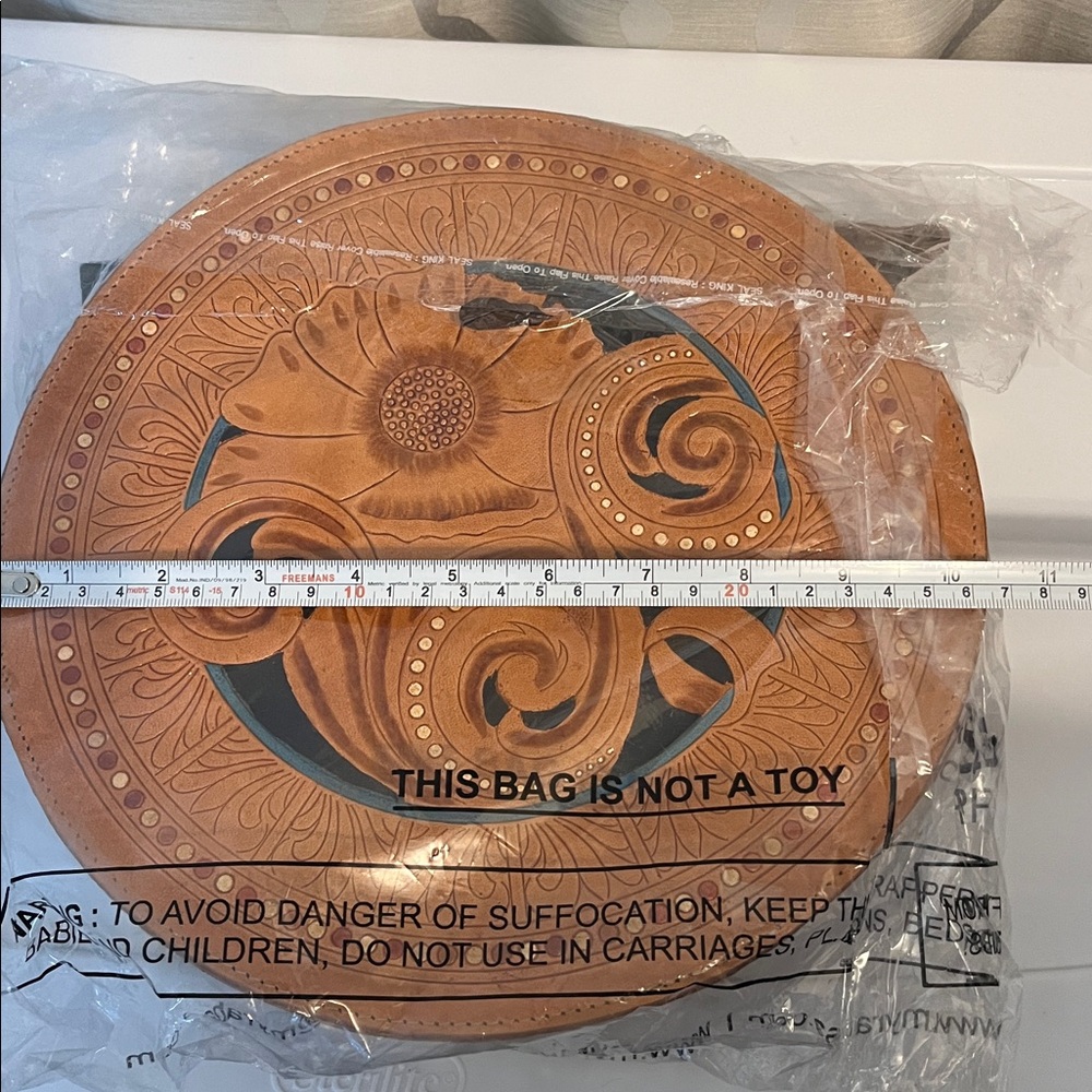 NWT Myra Boho Motif Round Bag Brown Leather Western - Picture 10 of 11